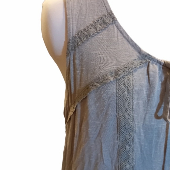 NWT Knox Rose Grey Sleeveless Keyhole Top - Picture 5 of 8